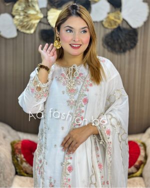 AAF-A FT AWSOOM white RING RYPE Readymate pakistani desing ring type chiffon ft w aaf 4 pcs 6 c